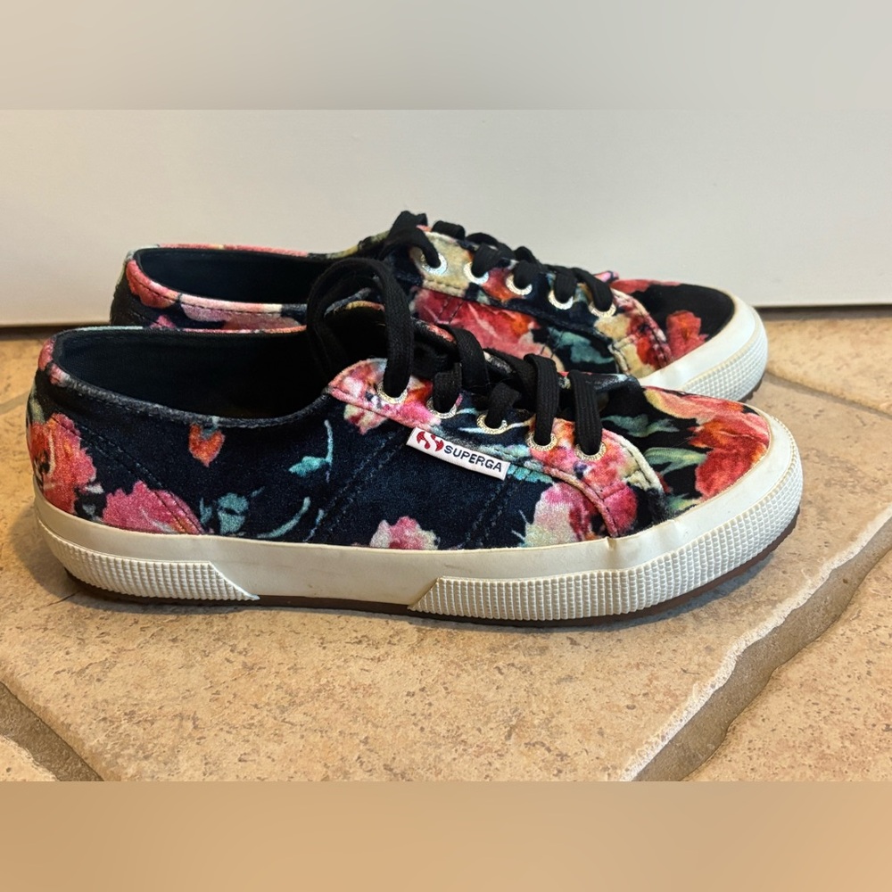 Superga Black Velvet Womens Size 6  Floral Sneakers Low Top Casual